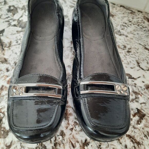 Stuart Weitzman patent  Leather Moccasins size 6.5 - Picture 1 of 11